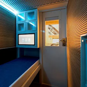 Resting Pods - Zzzleepandgo Wien Airport מלון קפסולה שווכאט